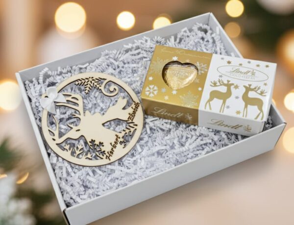Geschenkset „Small Gold“ – mit personalisierter Holzdeko & süßer Überraschung