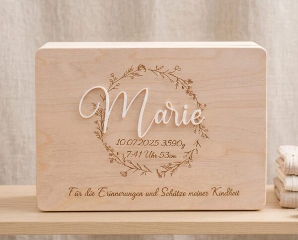 Personalisierte Erinnerungsbox „Kindheitsschätze“